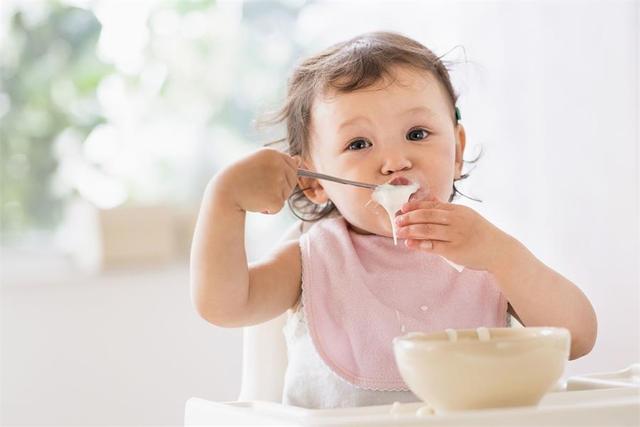 五个月宝宝可以吃鸡蛋羹吗？——辅食添加的注意事项